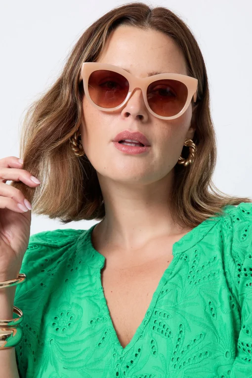 Women Scamp & Dude Amelie Peach Cats Eye Sunglasses