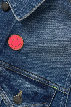 Women Scamp & Dude Coral Smiley Pin Badge