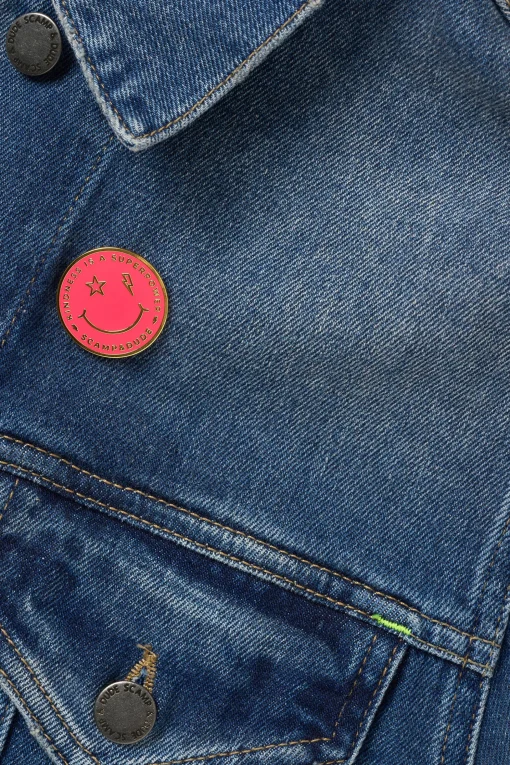 Women Scamp & Dude Coral Smiley Pin Badge
