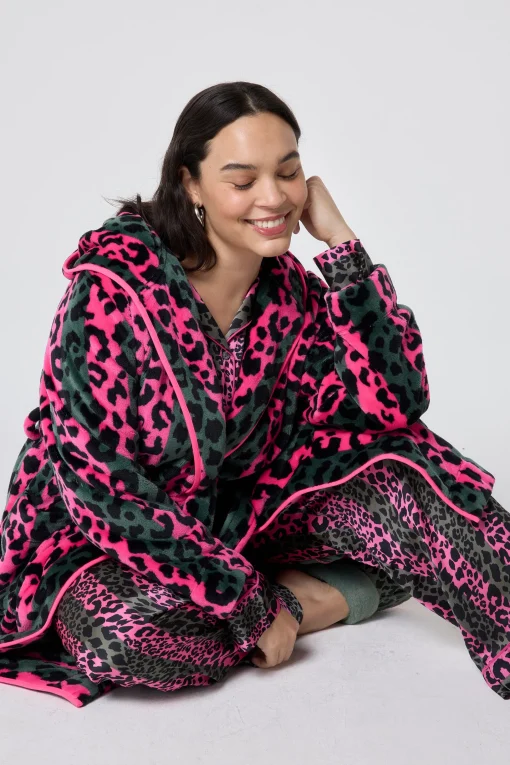 Women Scamp & Dude Khaki with Pink Stripe and Leopard Dressing Gown