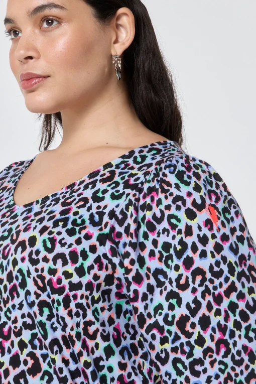Women Scamp & Dude Light Blue with Rainbow Shadow Leopard V-Neck Puff Sleeve T-Shirt