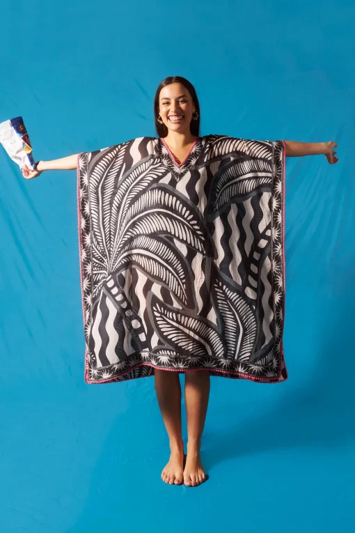 Women Scamp & Dude White with Black Engineered Palm Print Kaftan